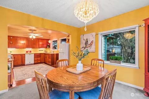 Dining - 9730 Sharon Dr, Everett, WA 98204 photo 3 of 4