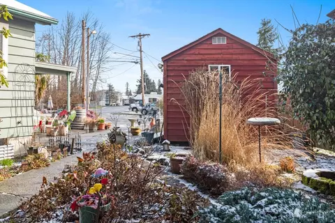 Exterior - 9730 Sharon Dr, Everett, WA 98204 photo 12 of 13