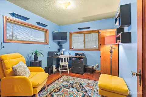 Bedroom - 9730 Sharon Dr, Everett, WA 98204 photo 3 of 3