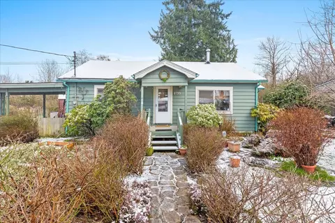 9730 Sharon Dr, Everett, WA 98204