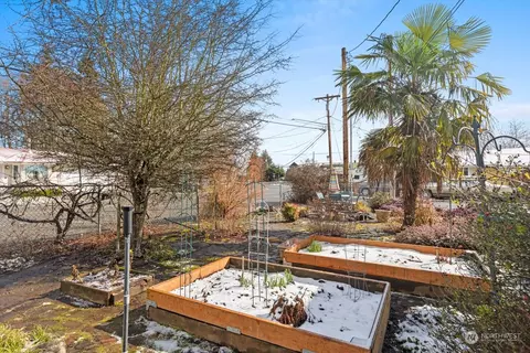 Exterior - 9730 Sharon Dr, Everett, WA 98204 photo 6 of 13