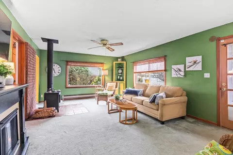 Living - 9730 Sharon Dr, Everett, WA 98204 photo 3 of 6