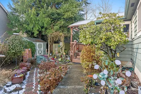 Exterior - 9730 Sharon Dr, Everett, WA 98204 photo 10 of 13