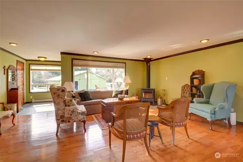 Dining - 1950 Central Rd, Everson, WA 98247 photo 1 of 2
