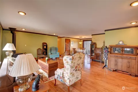 Living - 1950 Central Rd, Everson, WA 98247 photo 1 of 2