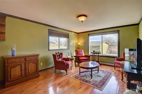Living - 1950 Central Rd, Everson, WA 98247 photo 2 of 2