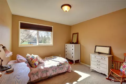Bedroom - 1950 Central Rd, Everson, WA 98247 photo 2 of 2