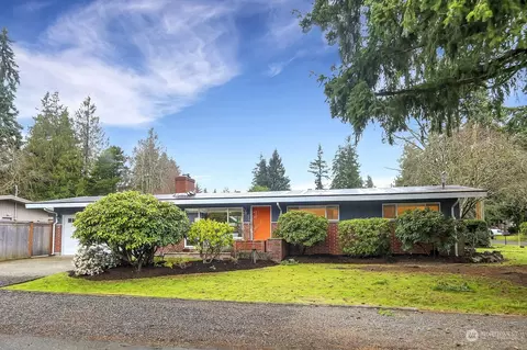 758 N 198th St, Shoreline, WA 98133