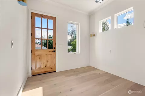 Entry Way - 11618 SE 35th Ave #A, Everett, WA 98208 photo 2 of 3