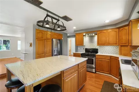 Kitchen - 2507 Harmony Ln, Enumclaw, WA 98022 photo 2 of 4