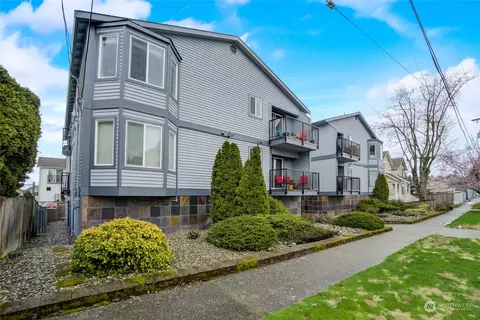 1131 N 93rd St #2, Seattle, WA 98103