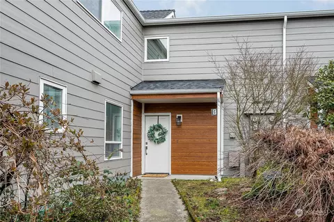 8414 25th Ave SW #B, Seattle, WA 98106