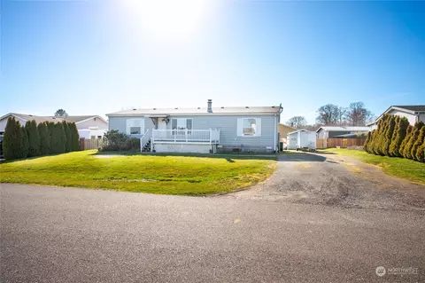8355 Beach La Mar Dr, Blaine, WA 98230