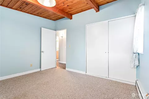 Bedroom - 499 E Pole Rd, Lynden, WA 98264 photo 4 of 4