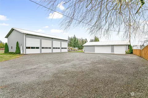 Exterior - 499 E Pole Rd, Lynden, WA 98264 photo 5 of 10