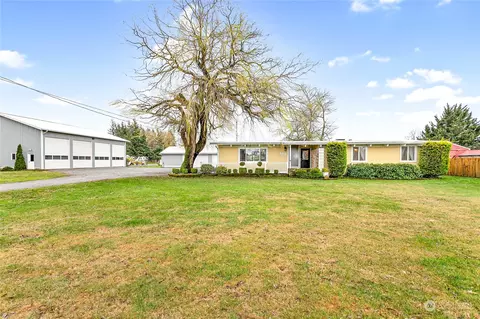 499 E Pole Rd, Lynden, WA 98264