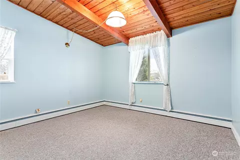 Bedroom - 499 E Pole Rd, Lynden, WA 98264 photo 3 of 4
