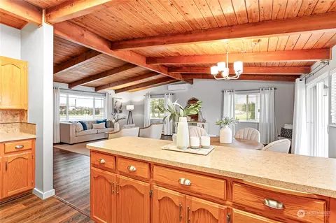 Kitchen - 499 E Pole Rd, Lynden, WA 98264 photo 2 of 3