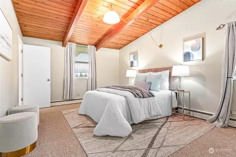 Bedroom - 499 E Pole Rd, Lynden, WA 98264 photo 1 of 4