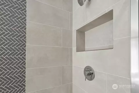 Bath - 17916 3rd Pl W, Bothell, WA 98012 photo 6 of 8