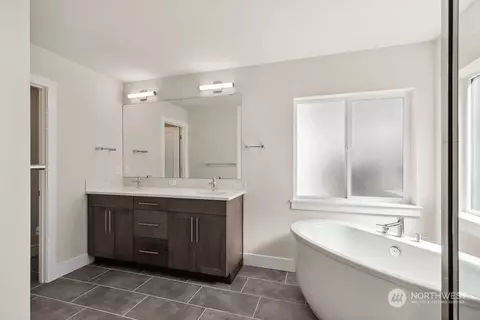 Bath - 17916 3rd Pl W, Bothell, WA 98012 photo 3 of 8
