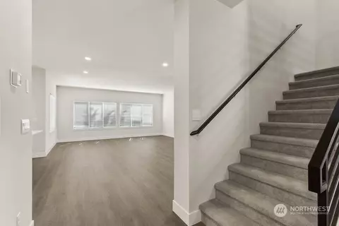 Entry Way - 17916 3rd Pl W, Bothell, WA 98012 photo 3 of 4