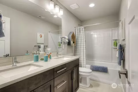Bath - 302 179th Pl SW, Bothell, WA 98012 photo 4 of 4