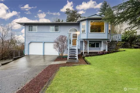 1410 S 260th Pl, Des Moines, WA 98198