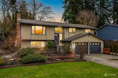 6375 Cedar Cove Ln, Clinton, WA 98236