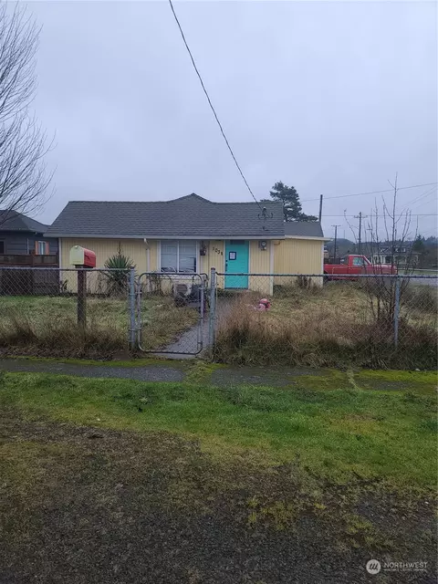 103 E Scott St, Aberdeen, WA 98520