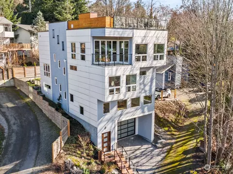 8320 46th Ave SW, Seattle, WA 98136