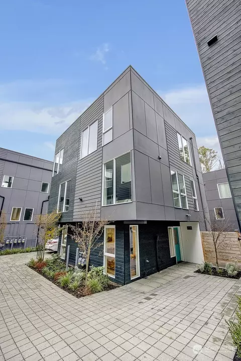 2711 E Yesler Way #B, Seattle, WA 98122