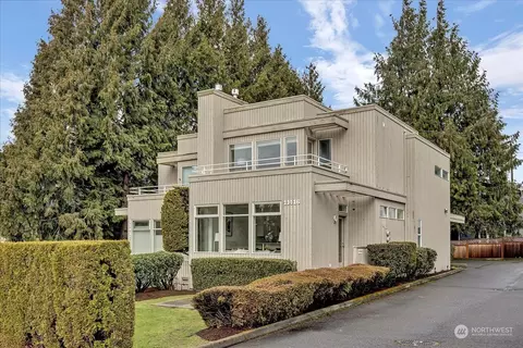 11416 NE 86th St, Kirkland, WA 98033