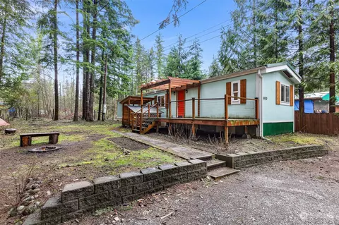 6170 Shamrock Rd, Maple Falls, WA 98266