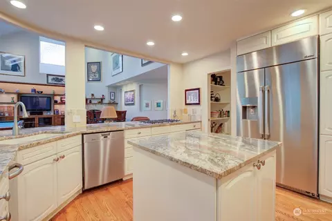 Kitchen - 2027 148th St SE, Mill Creek, WA 98012 photo 1 of 4