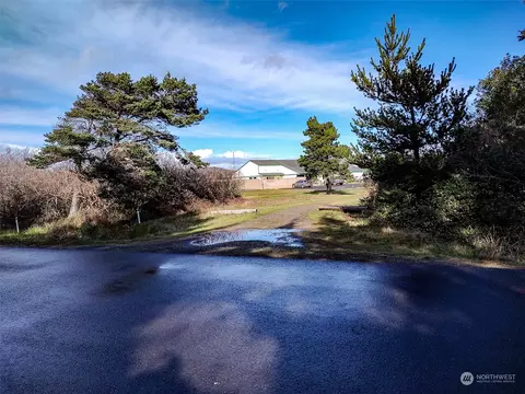 539 Ensign Ave NW, Ocean Shores, WA 98569