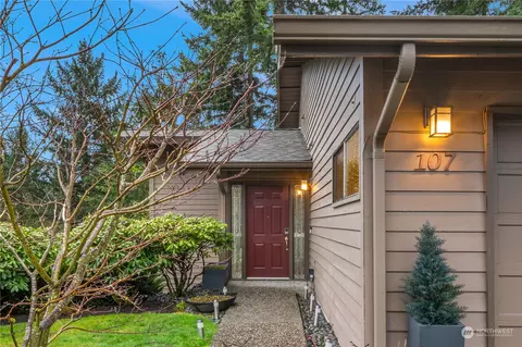 107 168th Ave NE, Bellevue, WA 98008
