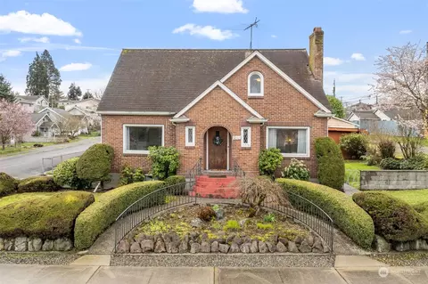 814 E 40th St, Tacoma, WA 98404
