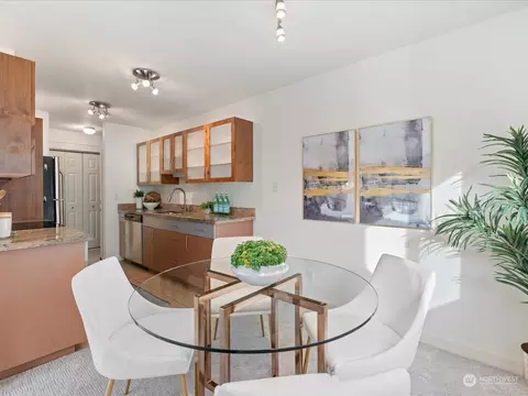 1122 10th Ave E #103, Seattle, WA 98102 photo 8