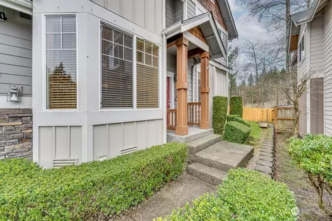 Exterior - 7510 Broadway #14, Everett, WA 98203 photo 3 of 8