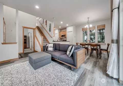 Living - 7510 Broadway #14, Everett, WA 98203 photo 1 of 3