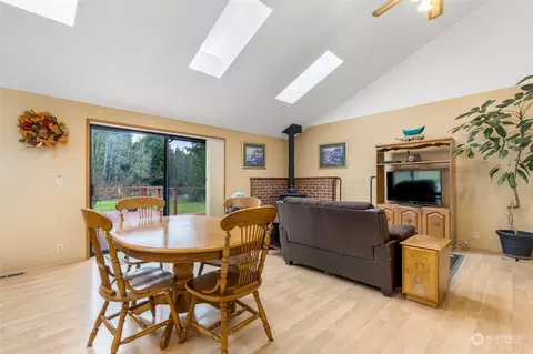 Dining - 20615 Brown Rd, Monroe, WA 98272 photo 2 of 2