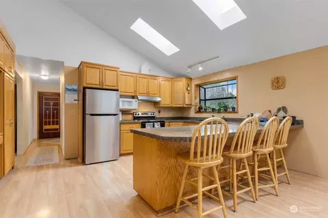 Kitchen - 20615 Brown Rd, Monroe, WA 98272 photo 3 of 3