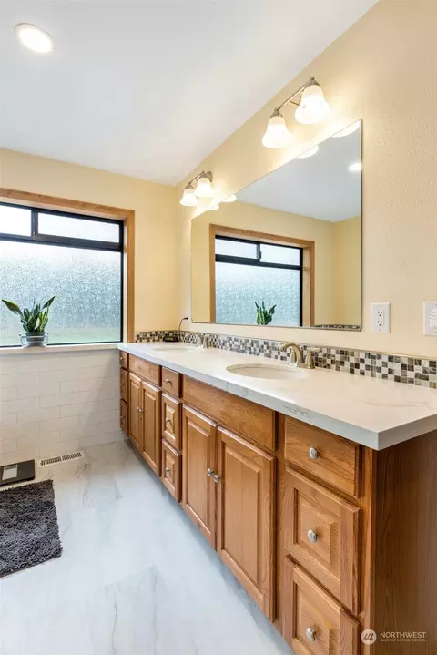 Bath - 20615 Brown Rd, Monroe, WA 98272 photo 2 of 3