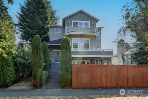 8224 19th Ave NE, Seattle, WA 98115