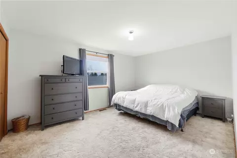 Bedroom - 43119 234th Pl SE, Enumclaw, WA 98022 photo 1 of 5