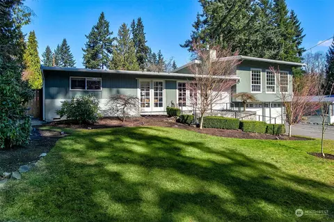 717 15th St SW, Edmonds, WA 98020