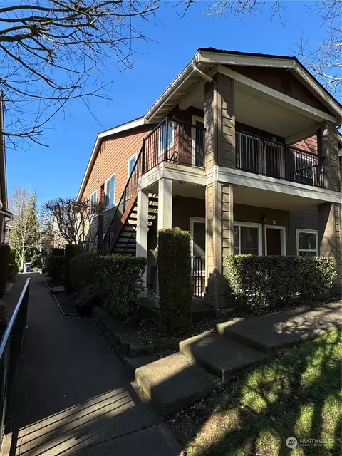 2121 Hammond Ave, Dupont, WA 98327