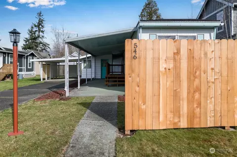 546 D St, Blaine, WA 98230