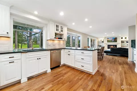 Kitchen - 14406 24th Ave SE, Mill Creek, WA 98012 photo 4 of 4